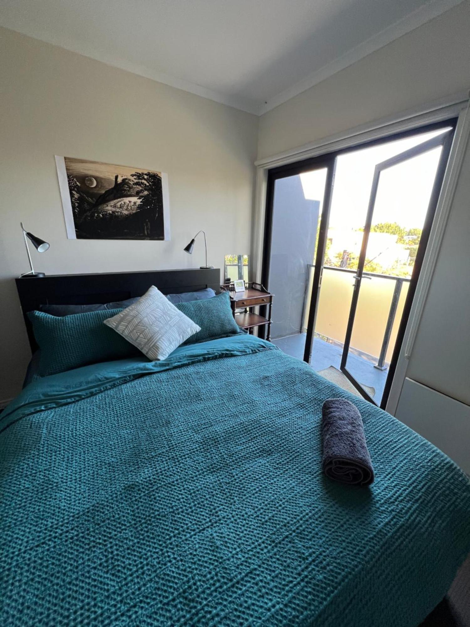 Cozy Apartment- Tranquil Haven In St Kilda's Heart * Melbourne