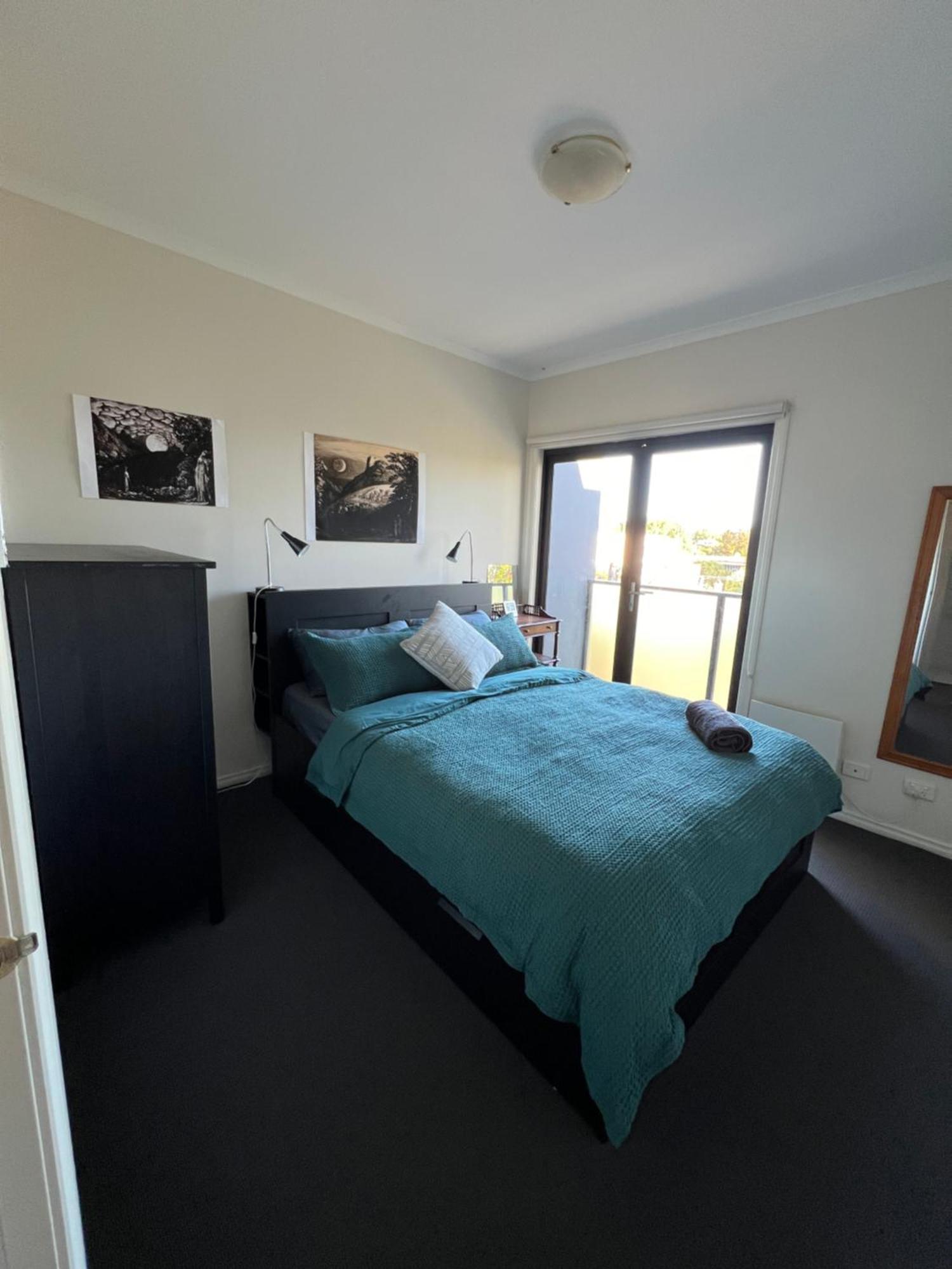 Cozy Apartment- Tranquil Haven In St Kilda's Heart Apartment