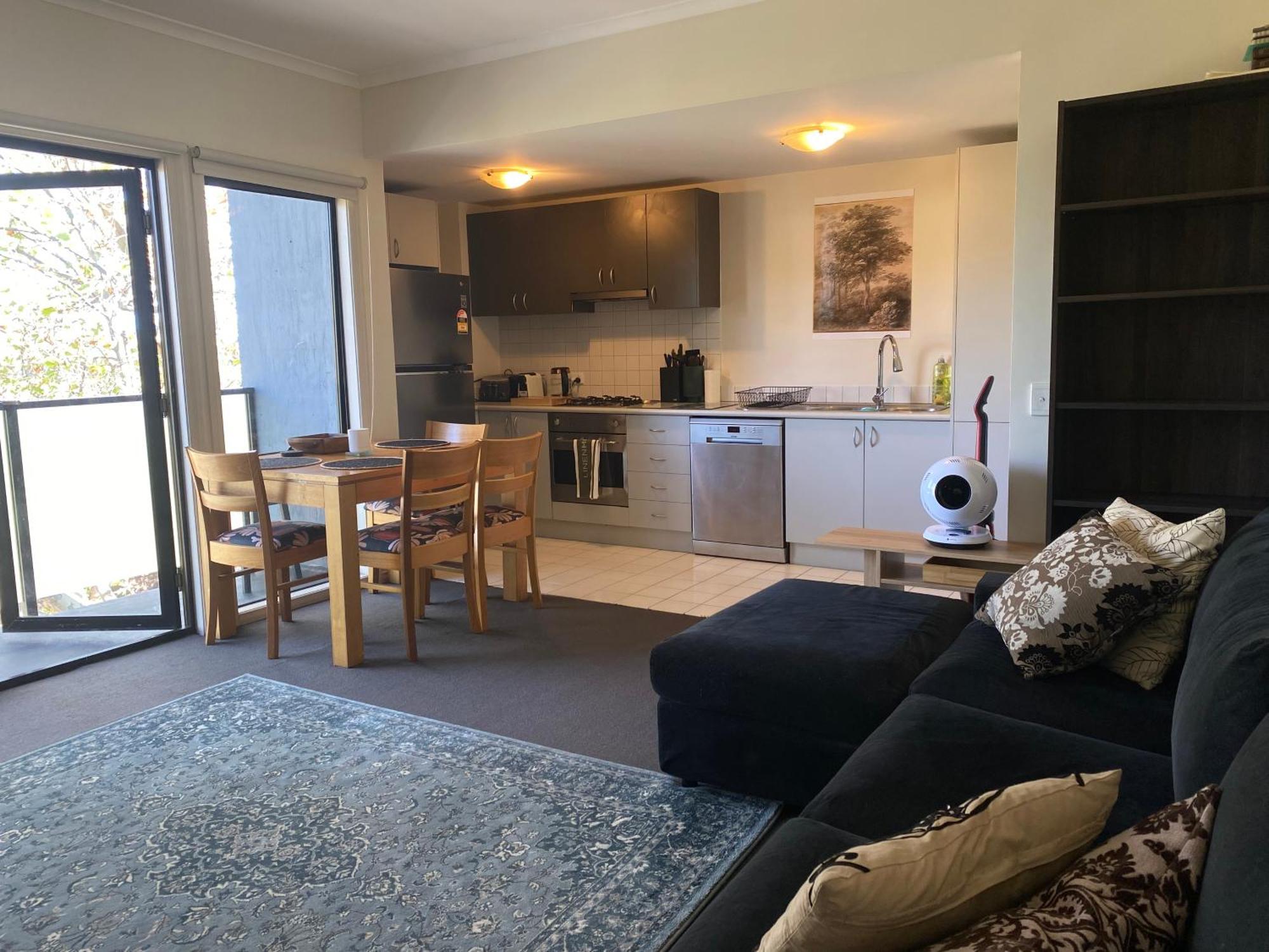 Cozy Apartment- Tranquil Haven In St Kilda's Heart Apartment