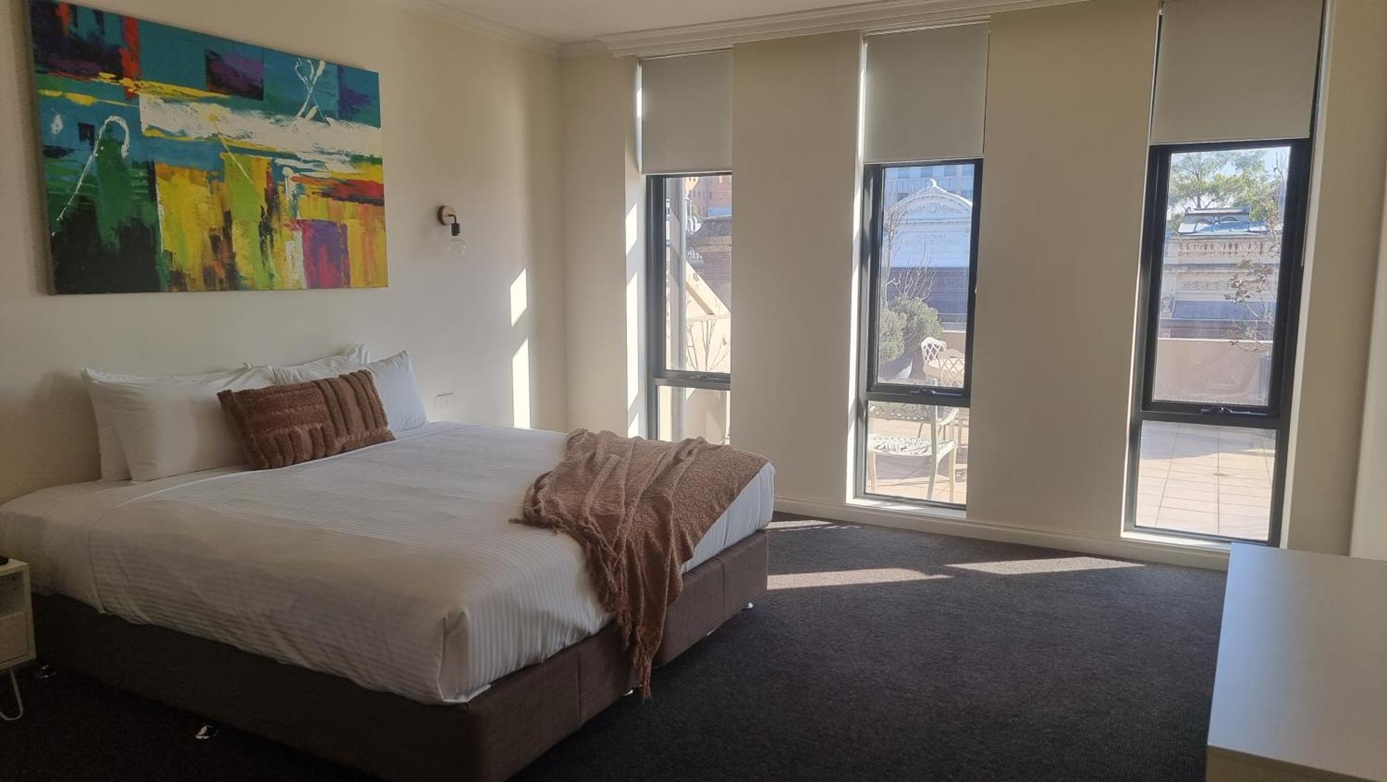 Metropole Official Aparthotel