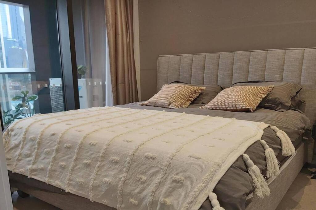 Luxury 2b2b 2 Tandem Carparks Prima Pearl Southbank Next To Casino & City Melbourne