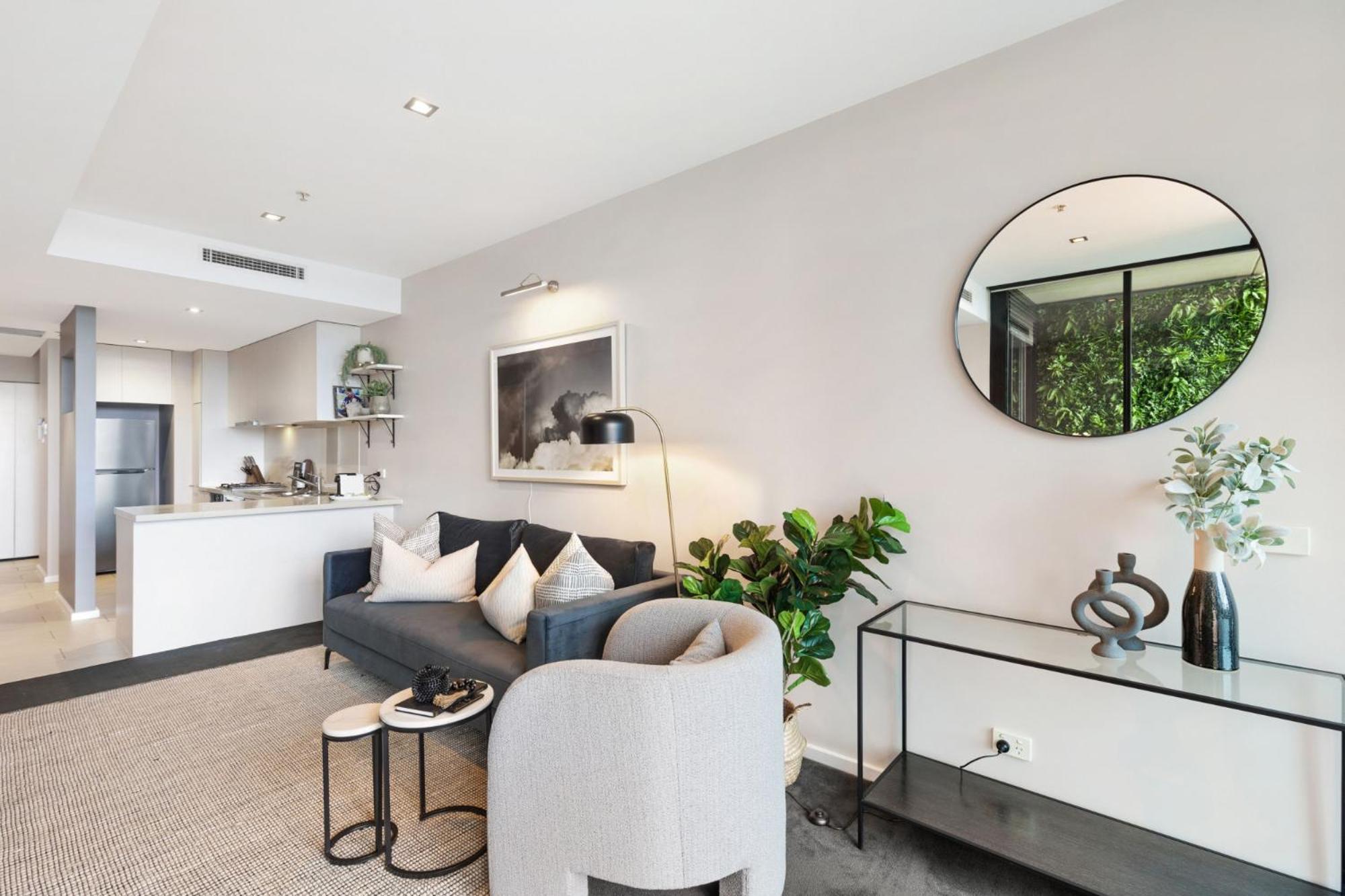 Apartment Impeccably Chic 2-bed With Views & Fab Amenities *