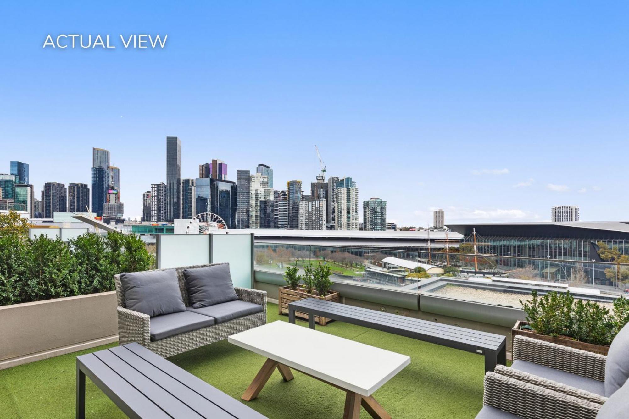 Apartment Impeccably Chic 2-bed With Views & Fab Amenities Melbourne