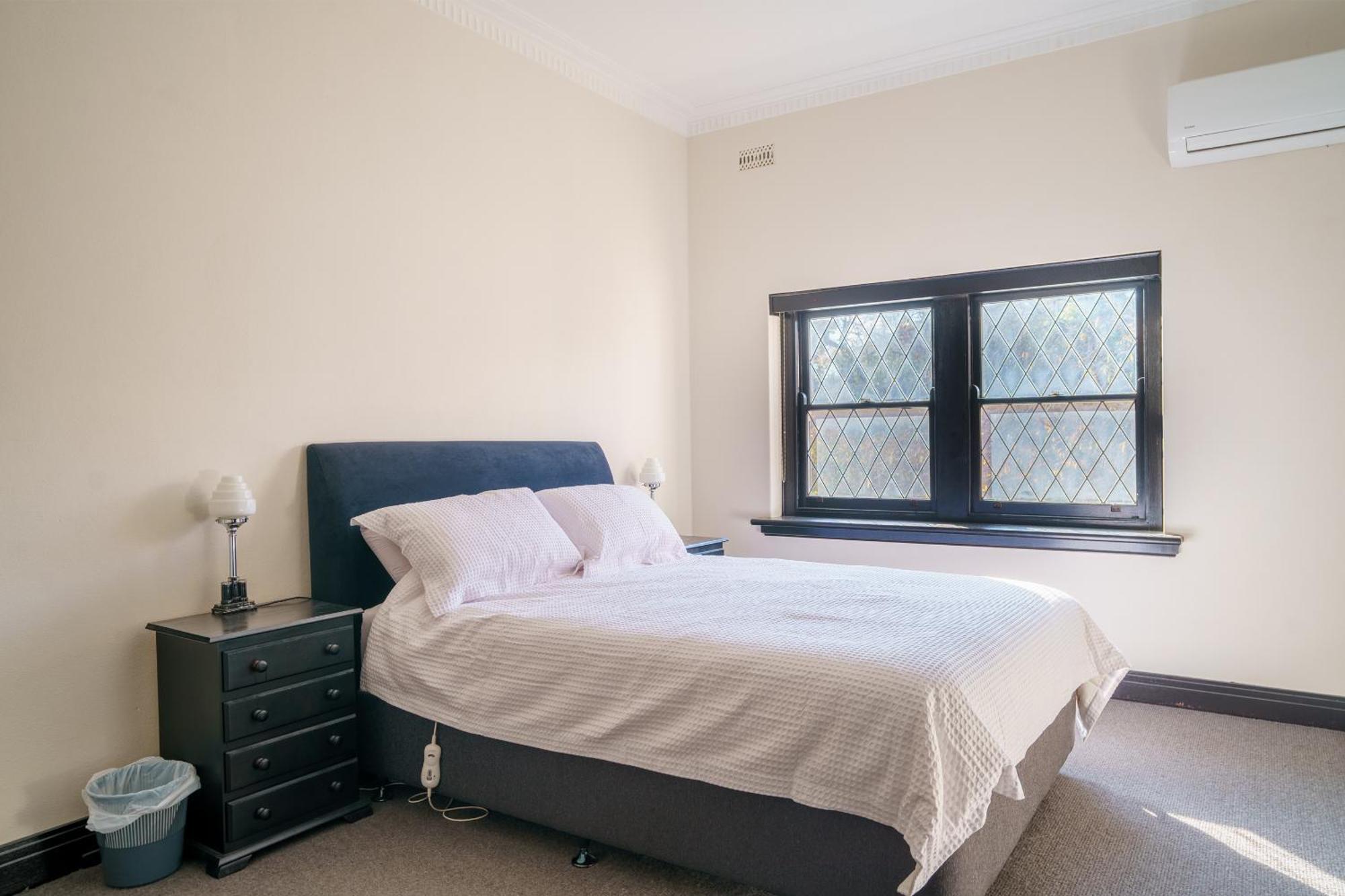 Elegant Caulfield North Family *