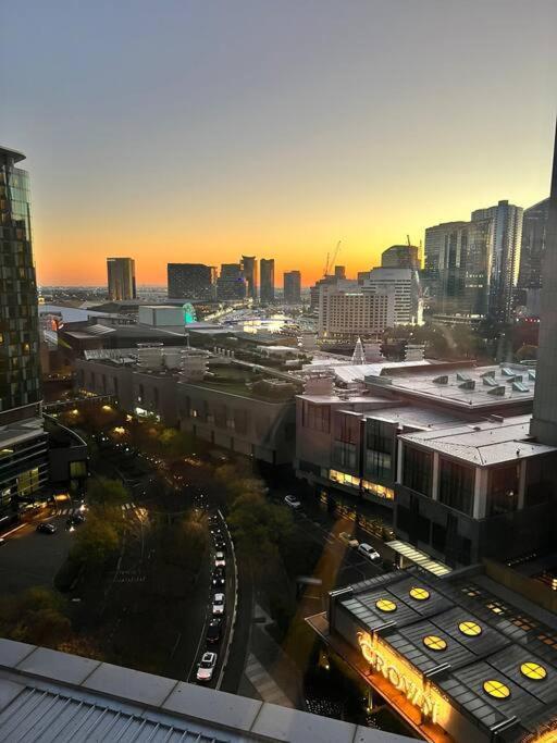 Apartamento Luxury 2b2b 2 Tandem Carparks Prima Pearl Southbank Next To Casino & City *