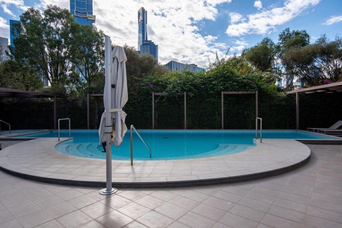 Large Bright 4 Bdrm Southbank Melbourne