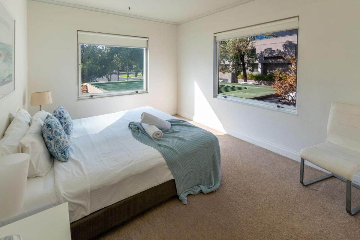 Large Bright 4 Bdrm Southbank