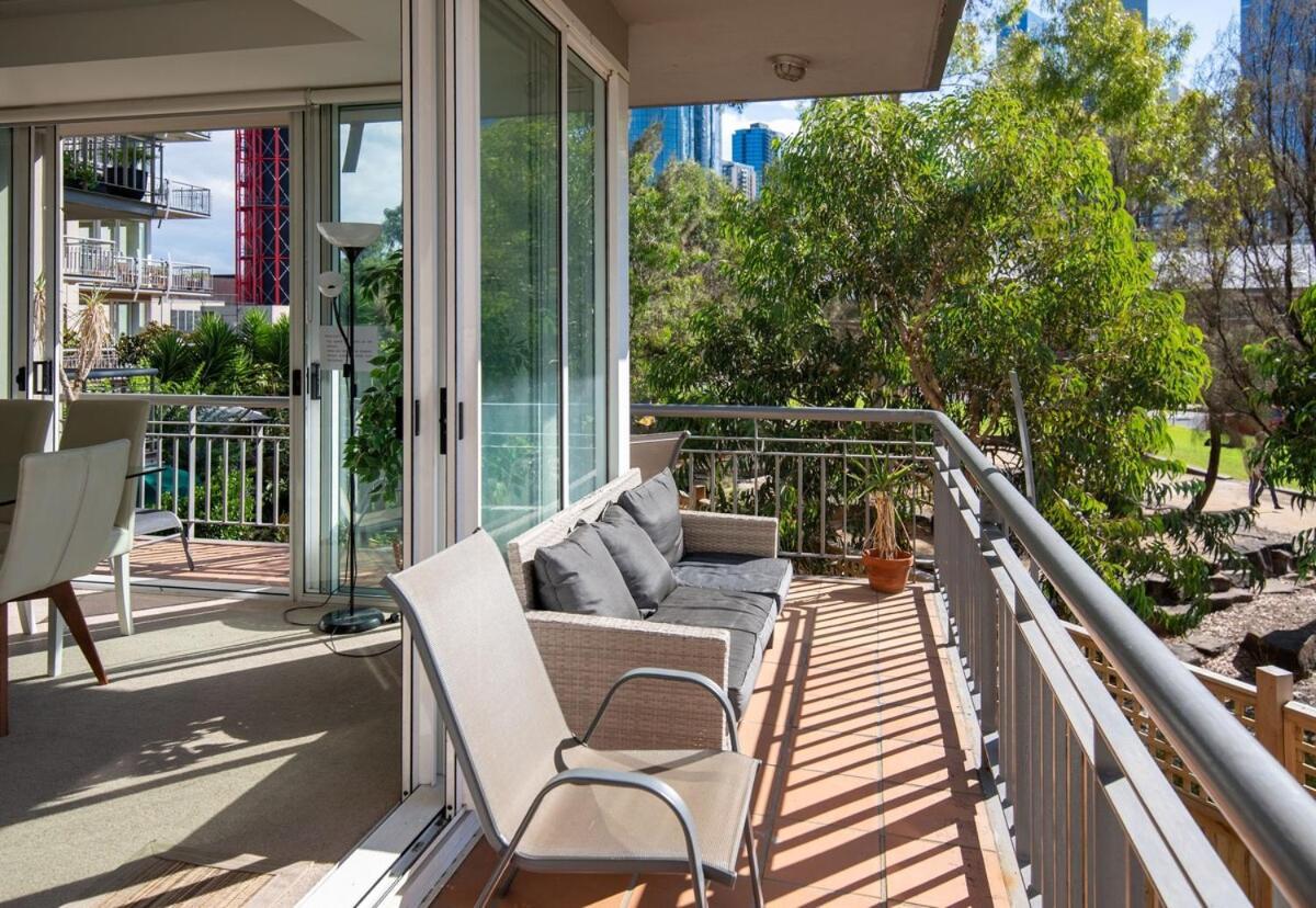 Large Bright 4 Bdrm Southbank Apartment *