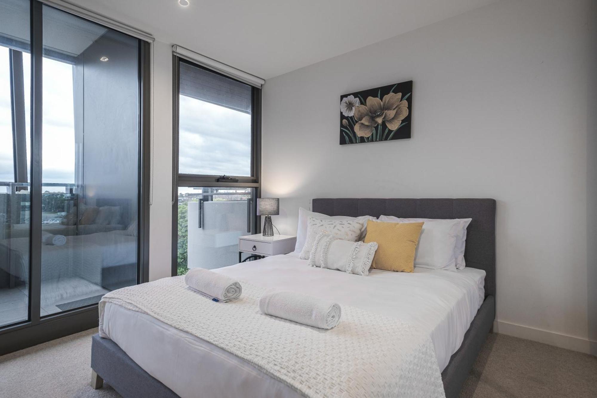 Brand New 2br2ba Caulfield Parkbalcony Poolgym *