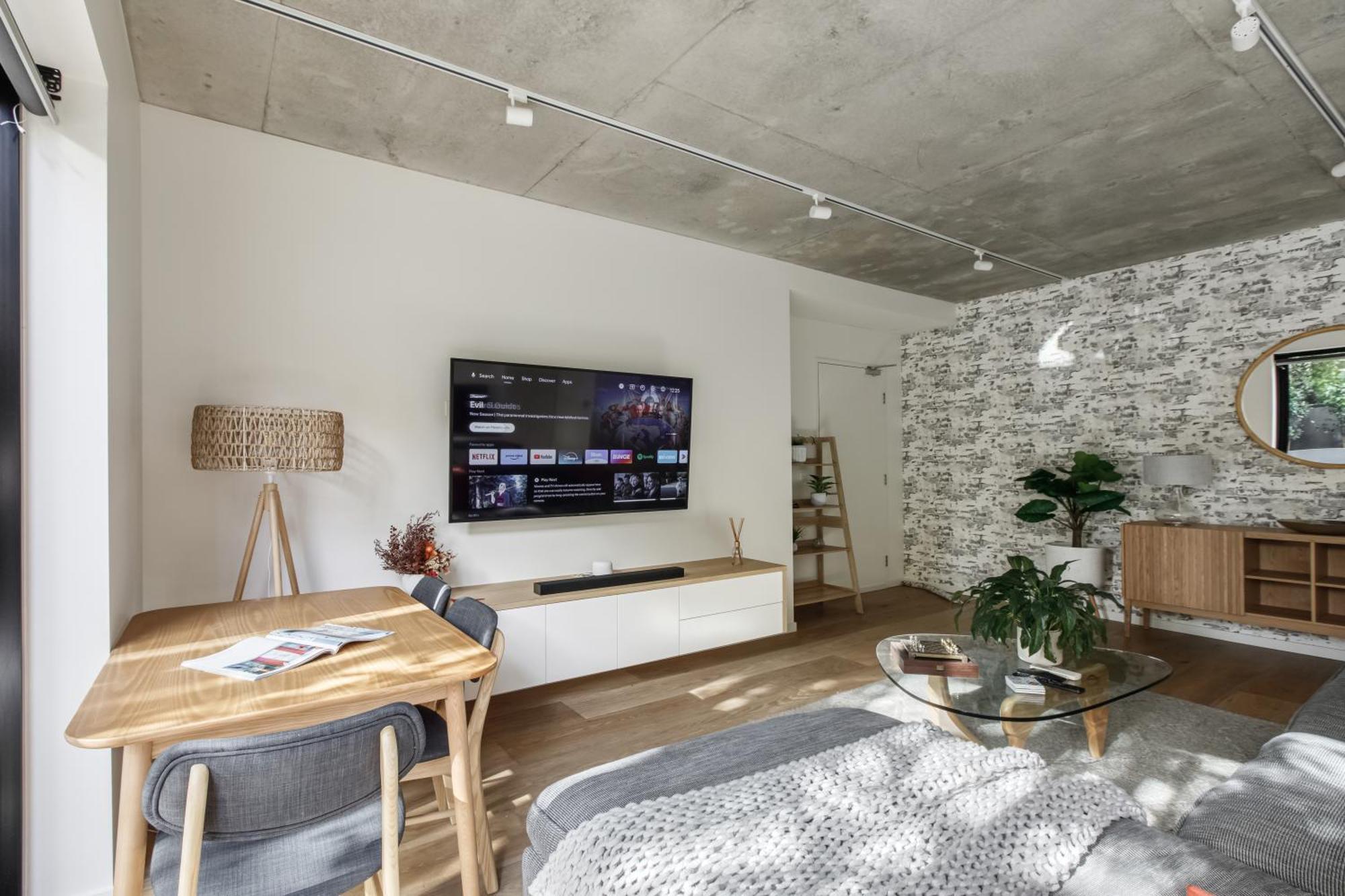 Large Prahran Retreat