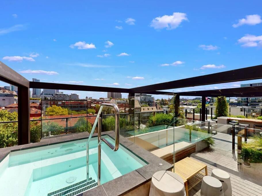 Apartment Modern, Luxury Oasis