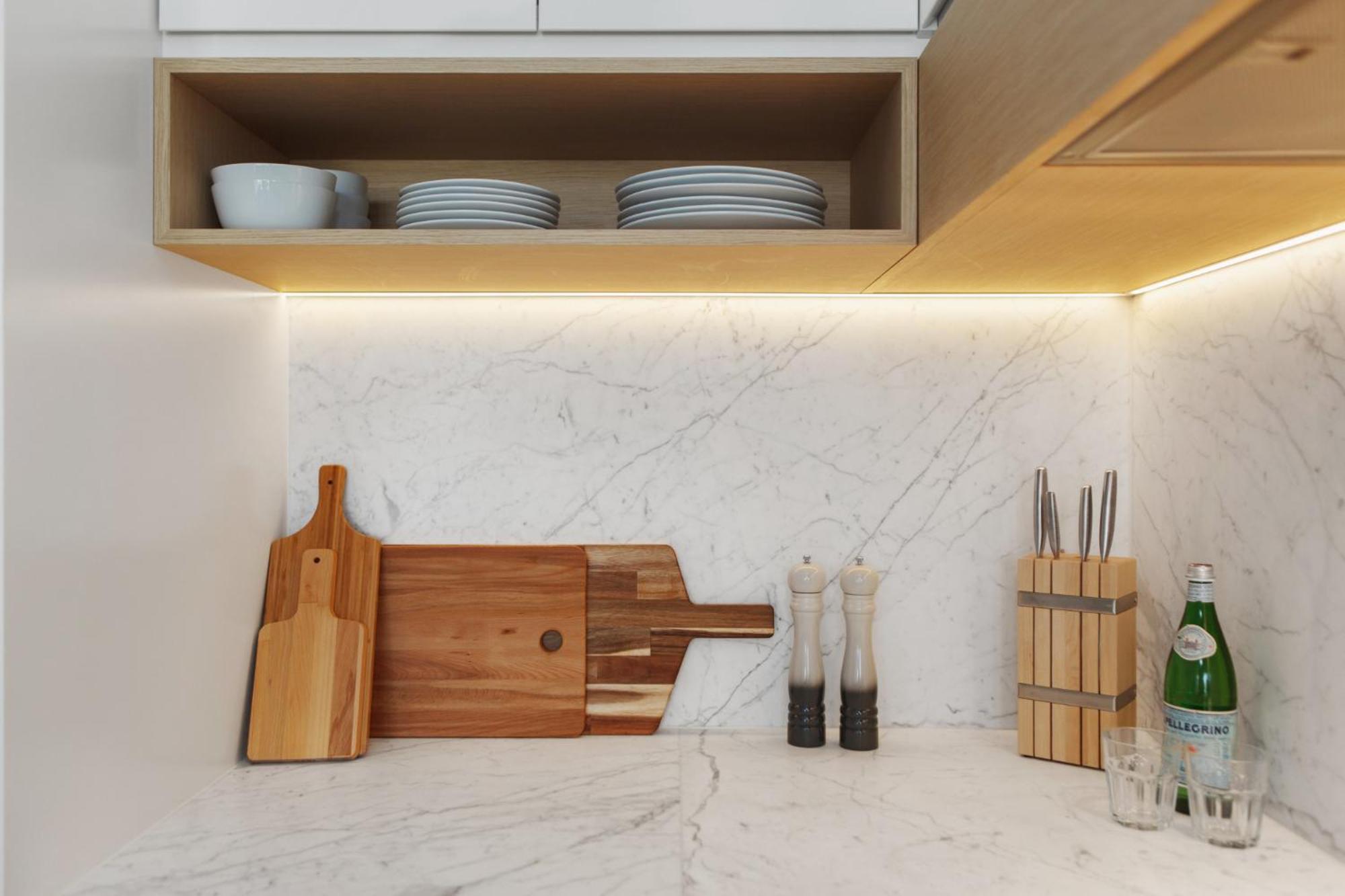 Chic 1-bed With A Sleek Balcony Near Shops *
