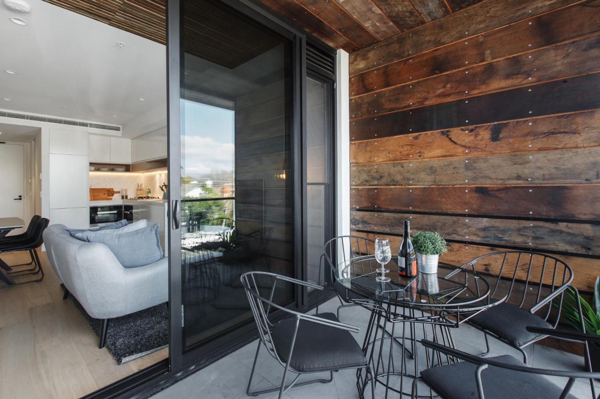 Chic 1-bed With A Sleek Balcony Near Shops *