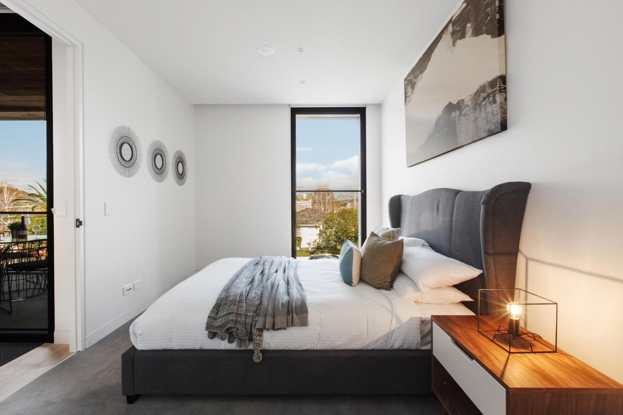 Chic 1-bed With A Sleek Balcony Near Shops Apartment *