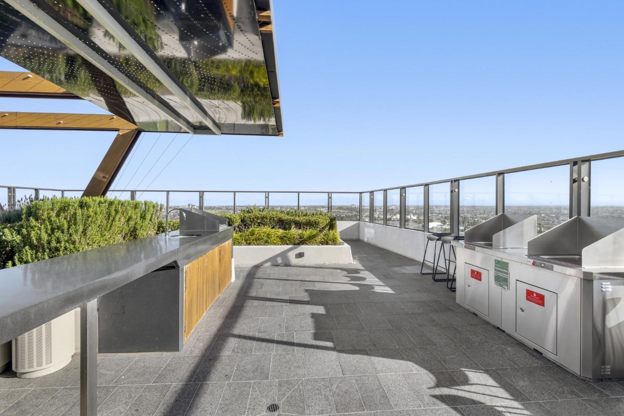 Apartment Modern 1-bed & Views, Steps From Racecourse Melbourne