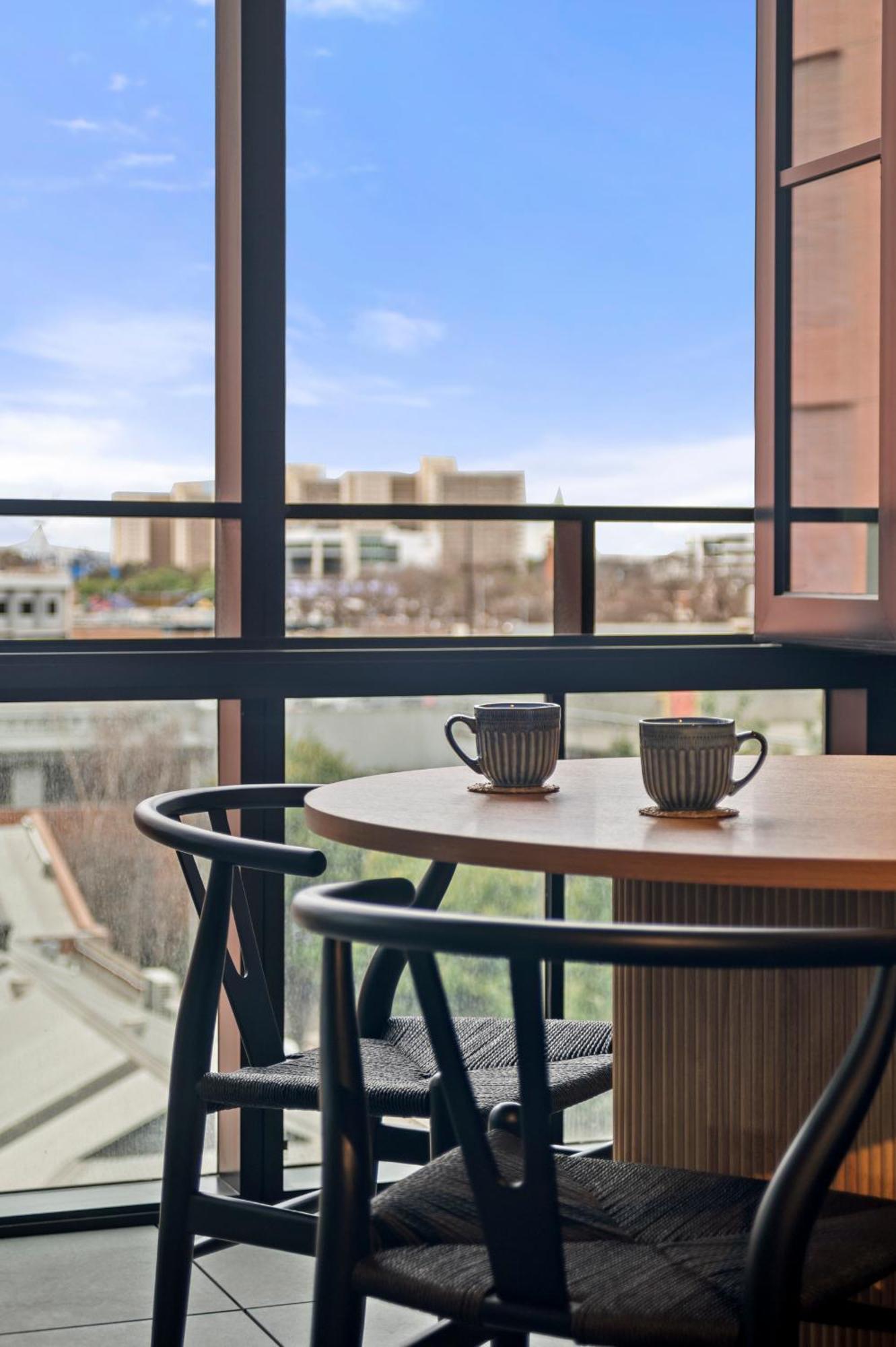 Modern, Luxury Oasis * Melbourne