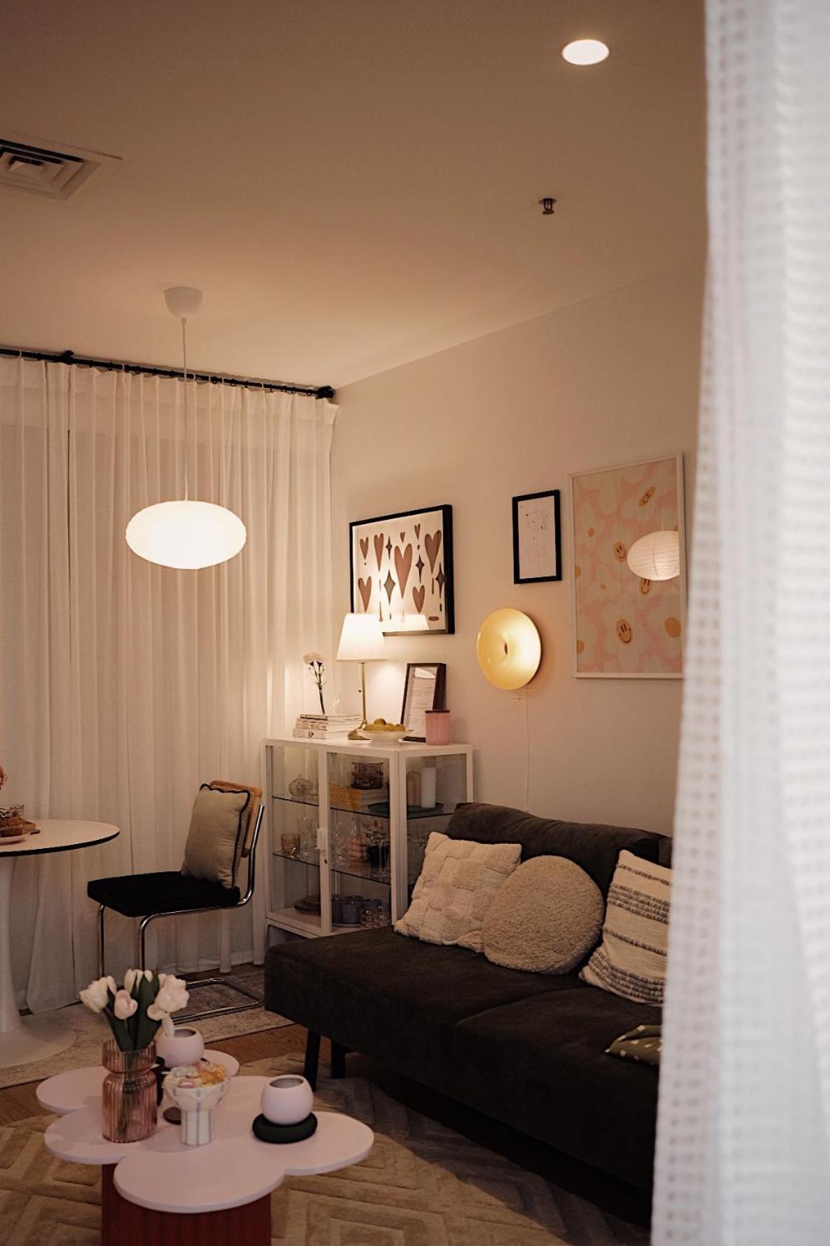 Collins Paris End Suite- 2 Bedrooms With Balcony