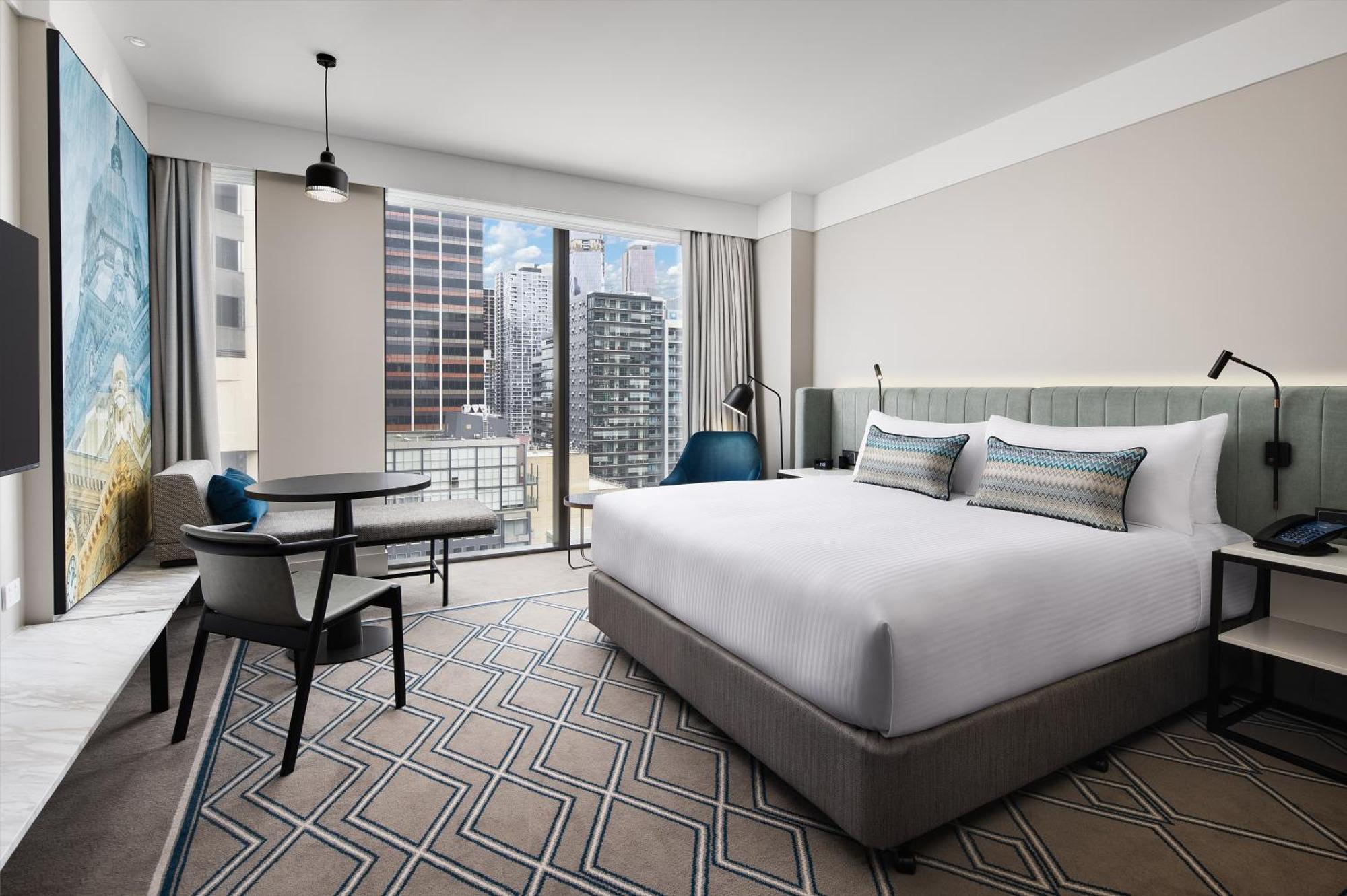 Hilton Little Queen Street Hotel 5*