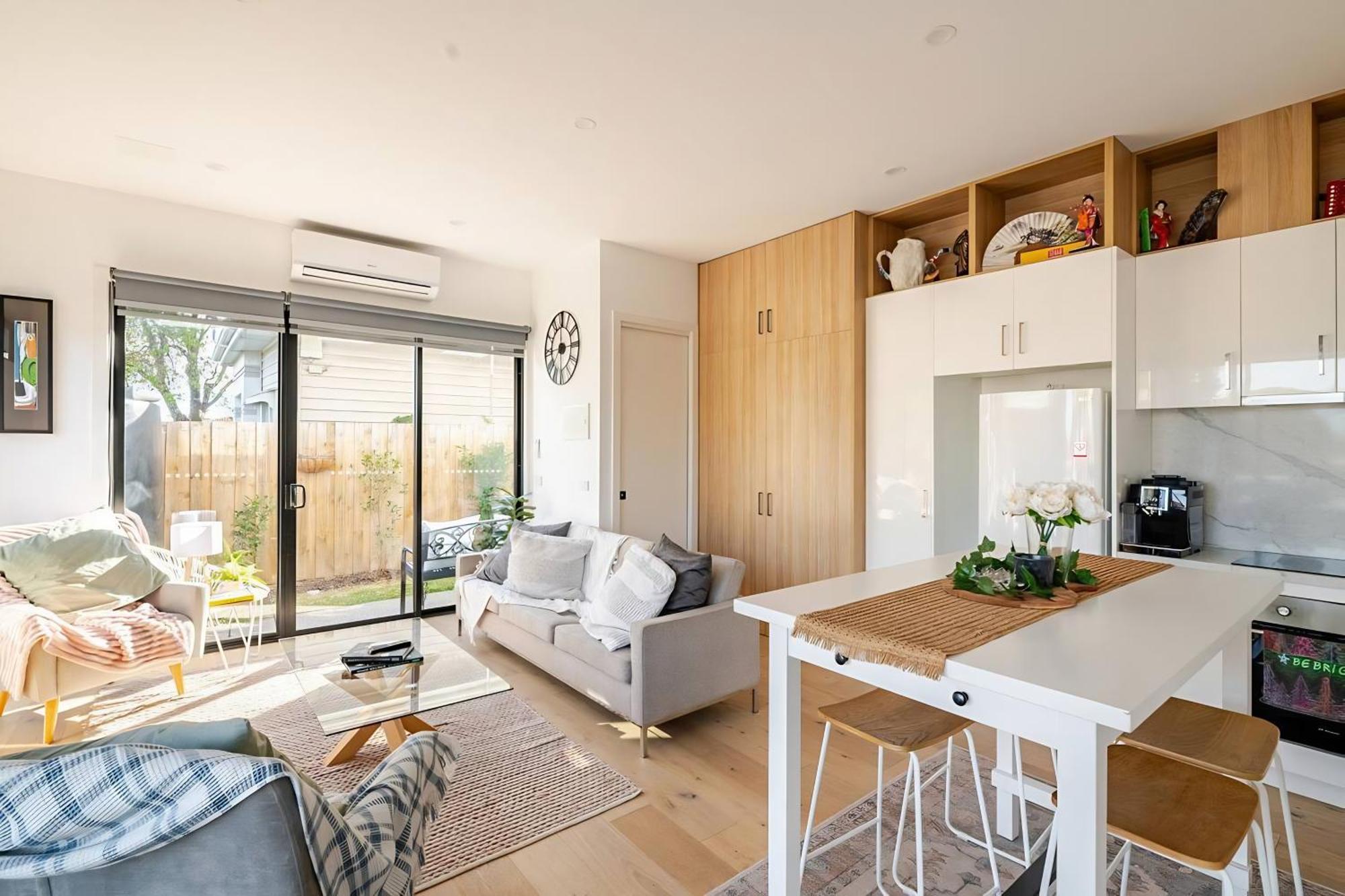 Stunning, Modern, Two-story Detached Townhouse * Melbourne