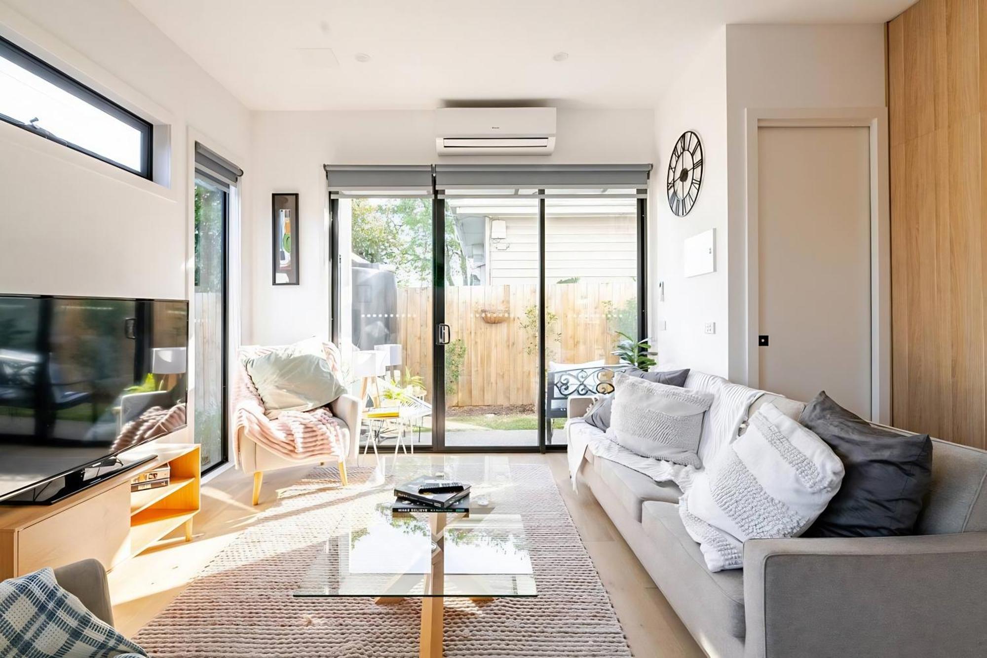 Stunning, Modern, Two-story Detached Townhouse Holiday home