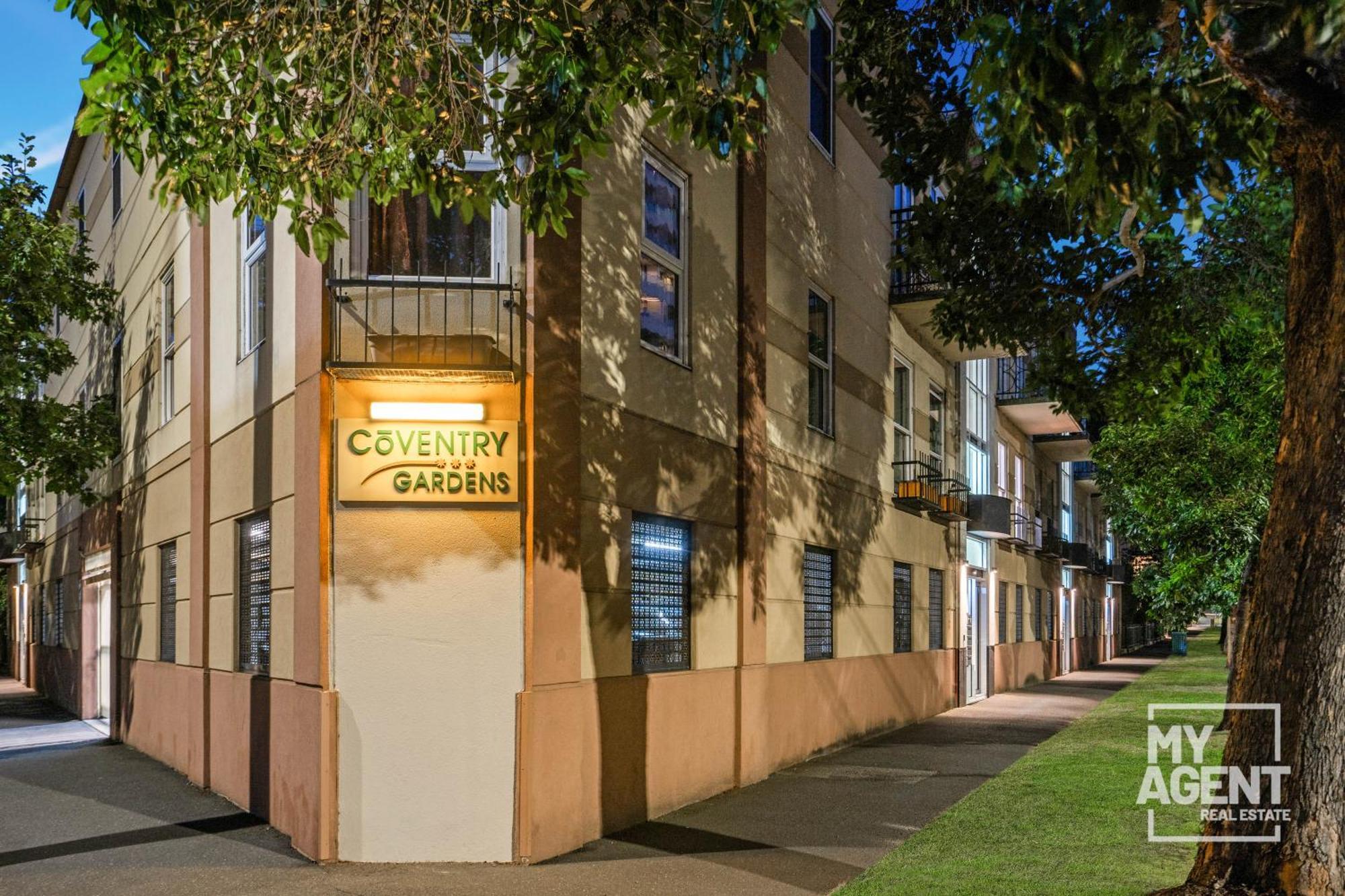 Coventry Gardens Family Escape -sleeps 4 *