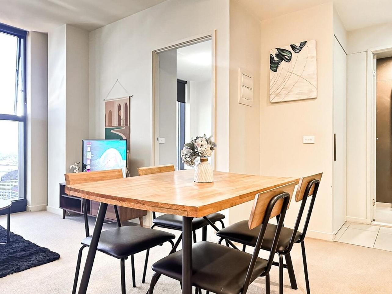Collins Night View 1br In Melbournegym *