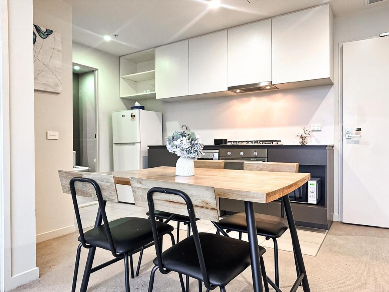 Collins Night View 1br In Melbournegym Apartment Melbourne