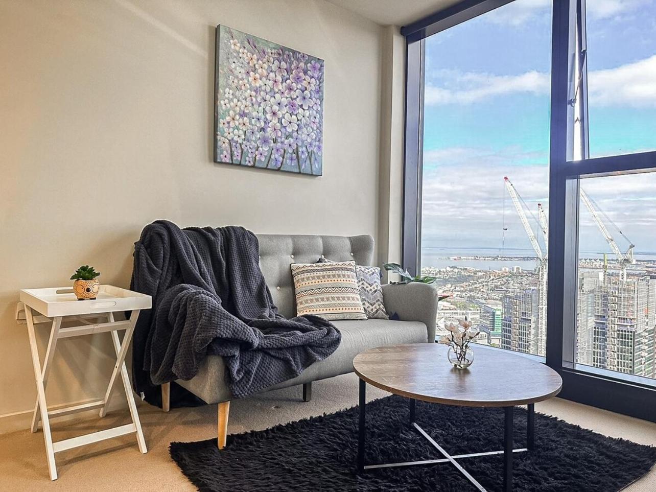 Collins Night View 1br In Melbournegym * Melbourne