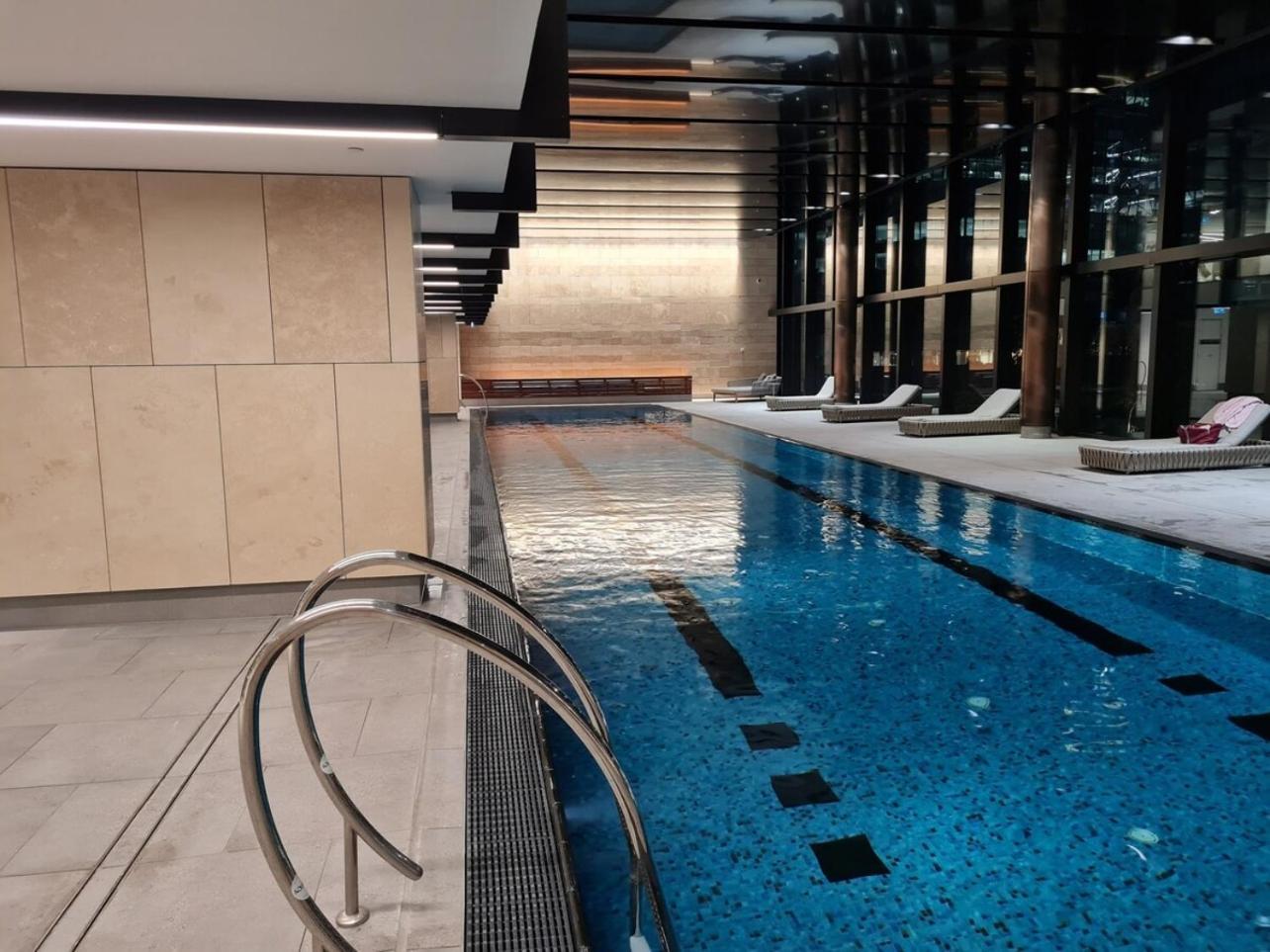 Apartment Luxury 2br1ba Mq Easttower Balcony Pool Gymgarden Melbourne