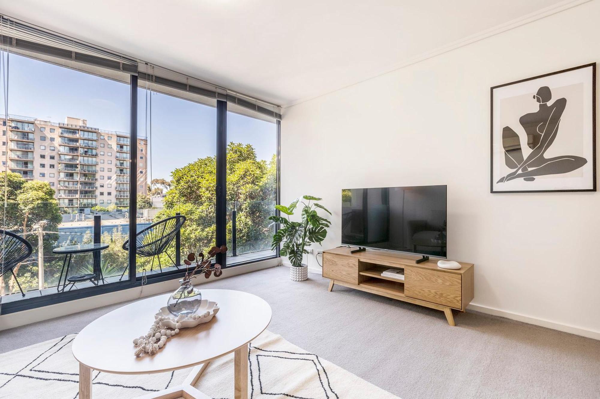 3 Bedroom With Carpark Close To Park Apartment