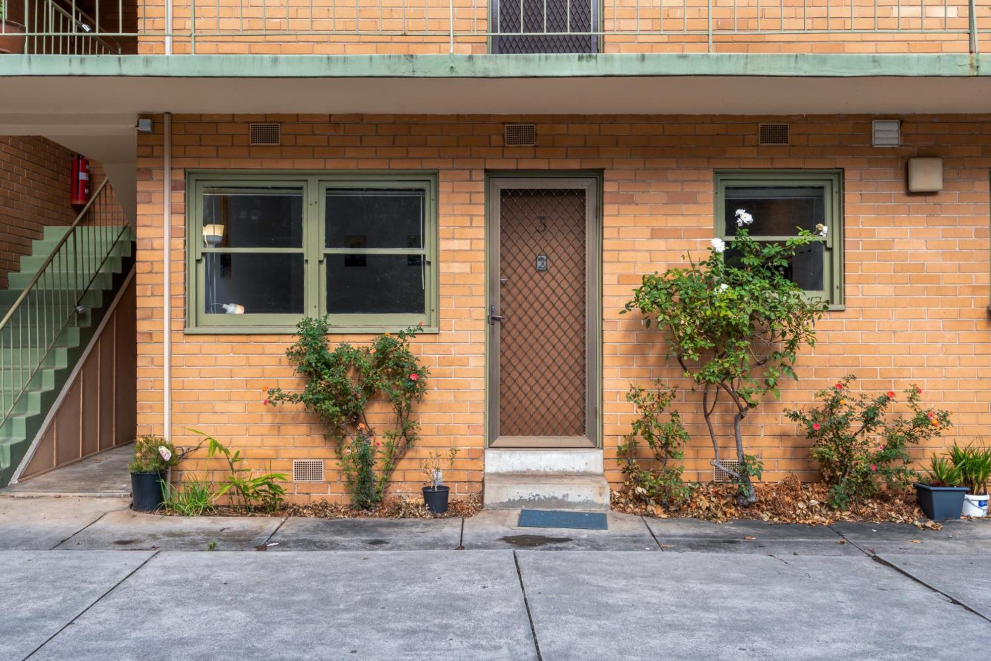 Apartment Comfy One-bedroom Unit Between And Airport *