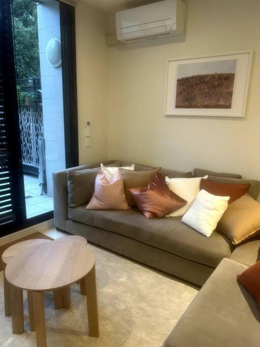 Apartment Leafy Retreat Melbourne