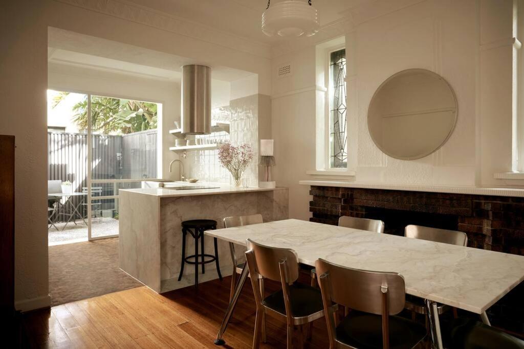 Boutique Art Deco Apt, Beach, Park, Shops, Cafes F1 Apartment
