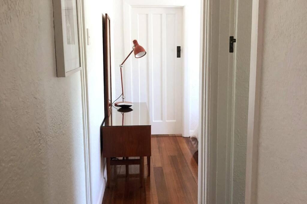 Boutique Art Deco Apt, Beach, Park, Shops, Cafes F1 Apartment Melbourne