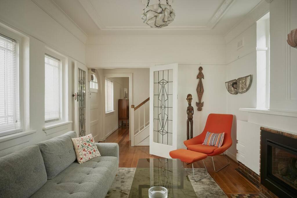 Boutique Art Deco Apt, Beach, Park, Shops, Cafes F1