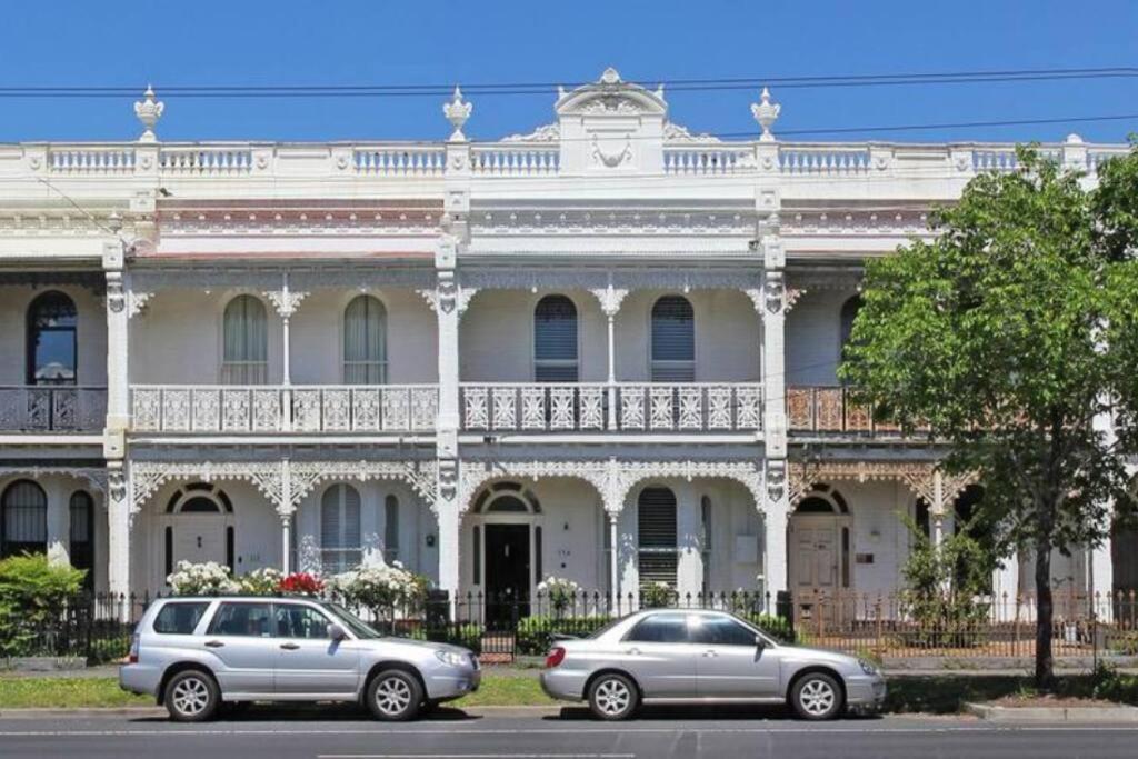 Boutique Art Deco Apt, Beach, Park, Shops, Cafes F1