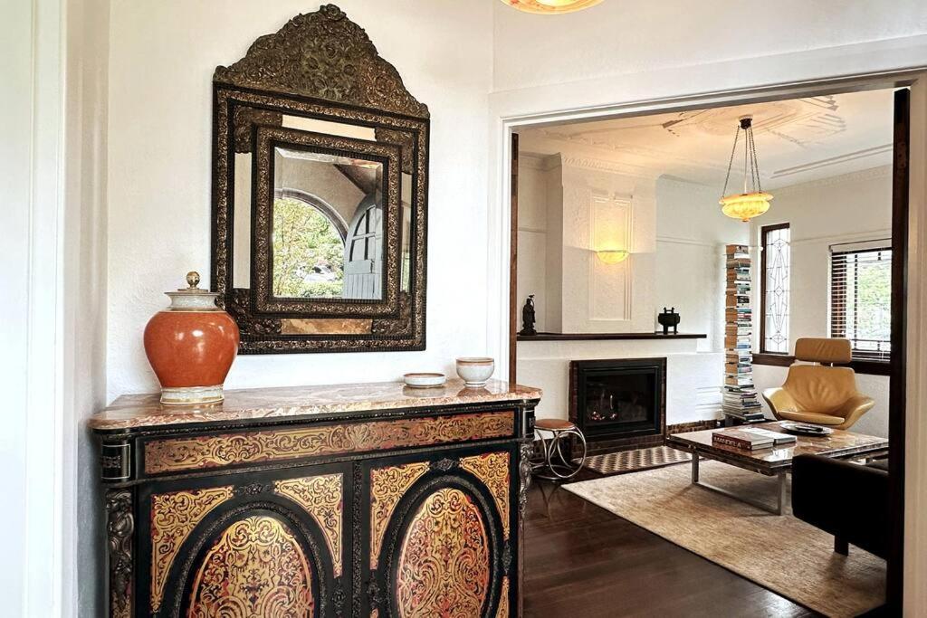 Art Deco Boutique Bespoke Brilliance & Beach&park