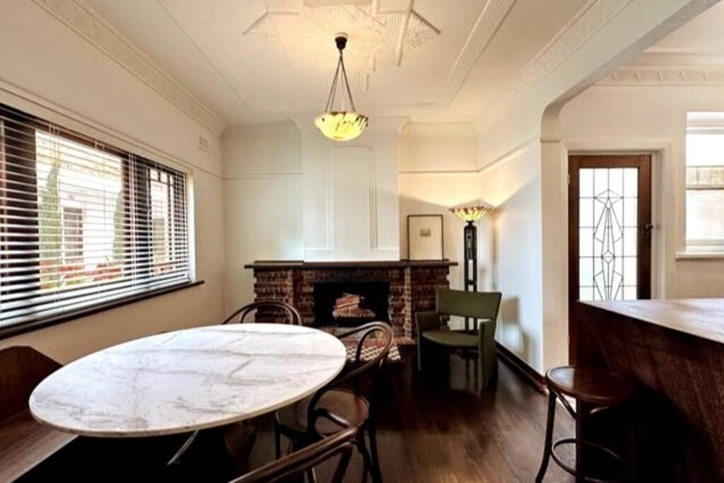 Art Deco Boutique Bespoke Brilliance & Beach&park * Melbourne
