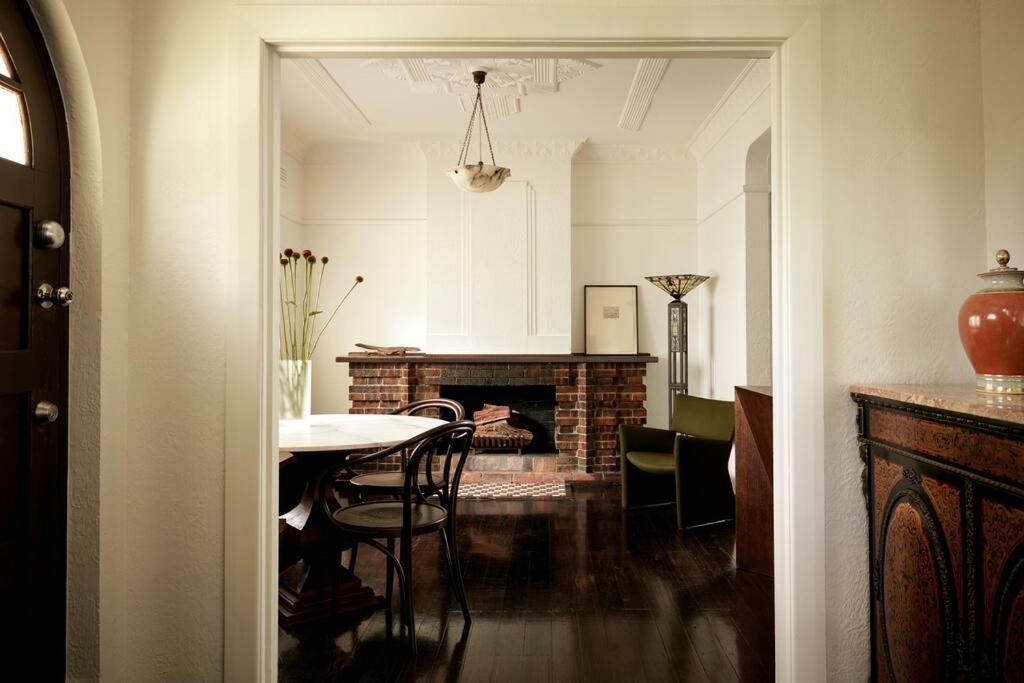 Art Deco Boutique Bespoke Brilliance & Beach&park Melbourne