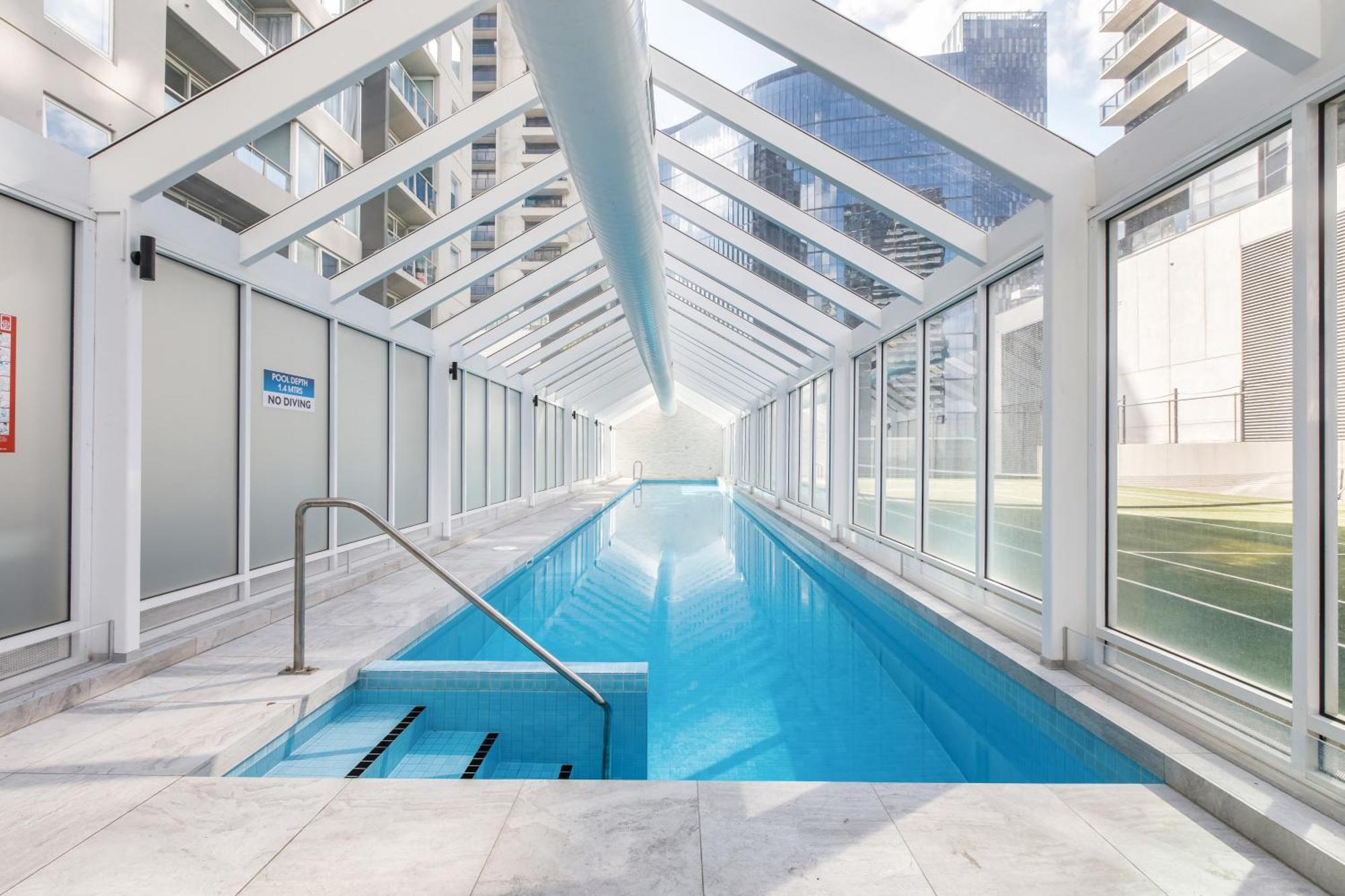 Modern Nomads Stunning & River View 3br With Carpark Apartment