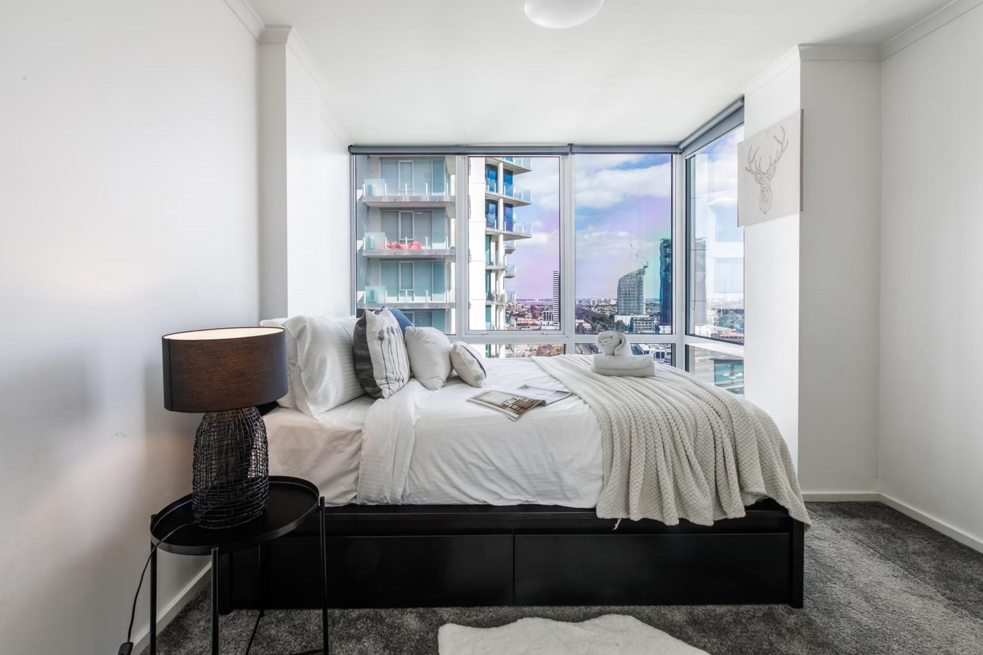 Apartment Modern Nomads Stunning & River View 3br With Carpark
