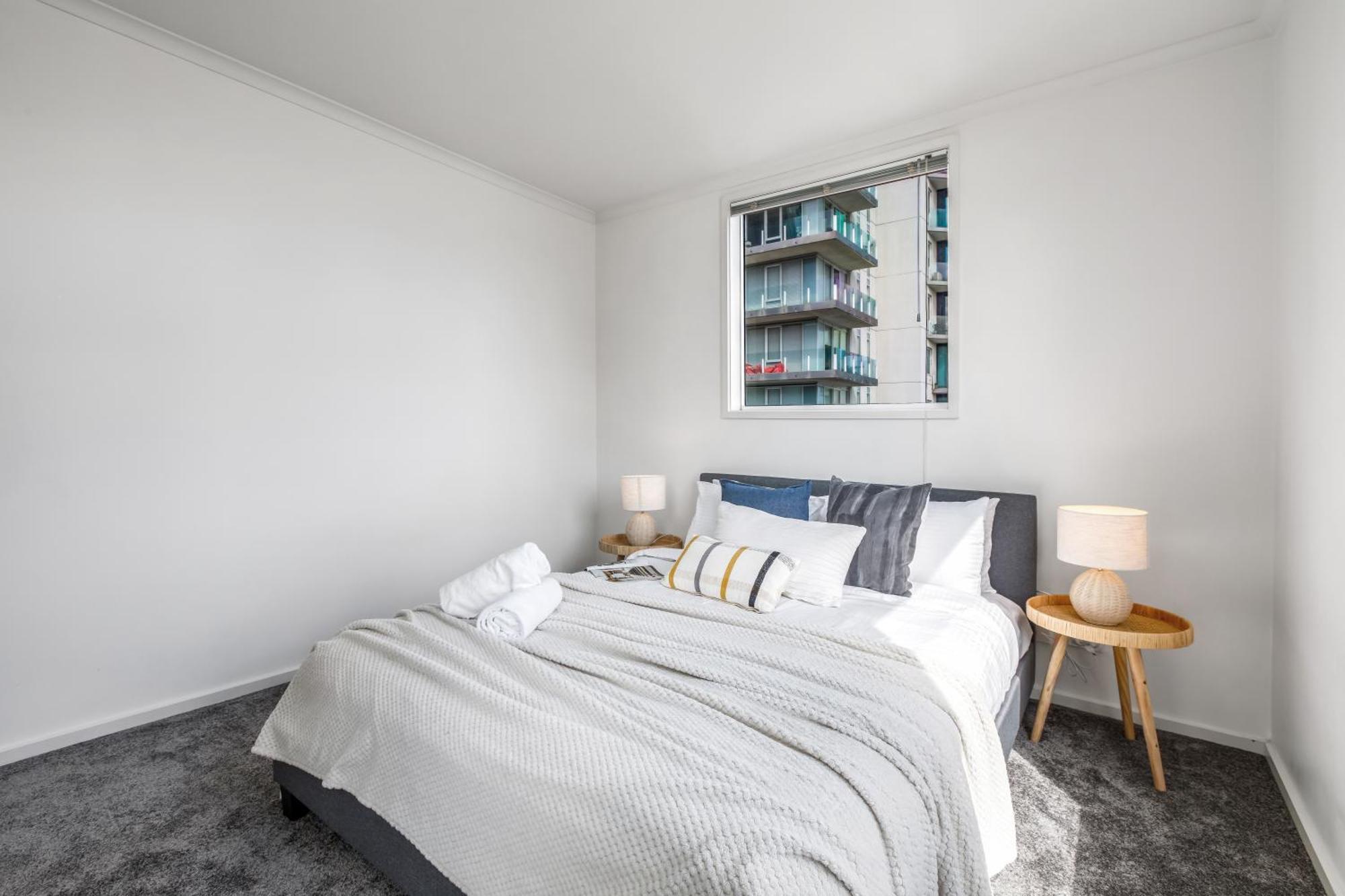 Modern Nomads Stunning & River View 3br With Carpark Apartment Melbourne