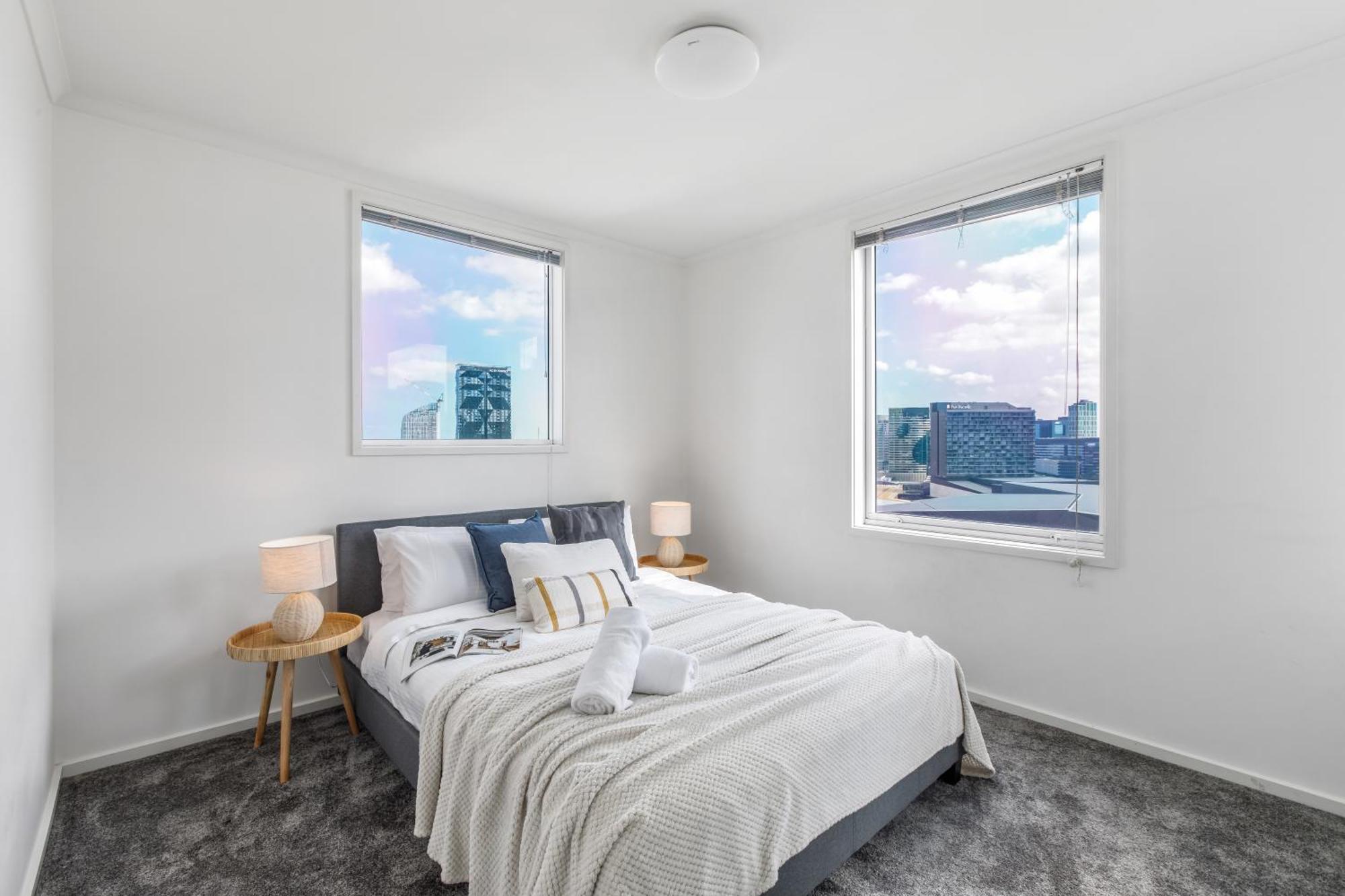 Modern Nomads Stunning & River View 3br With Carpark Apartment
