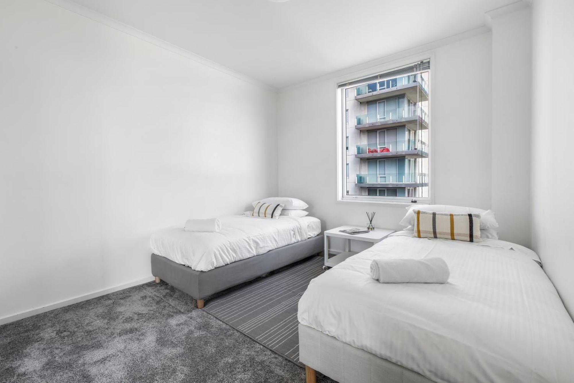 Modern Nomads Stunning & River View 3br With Carpark Melbourne