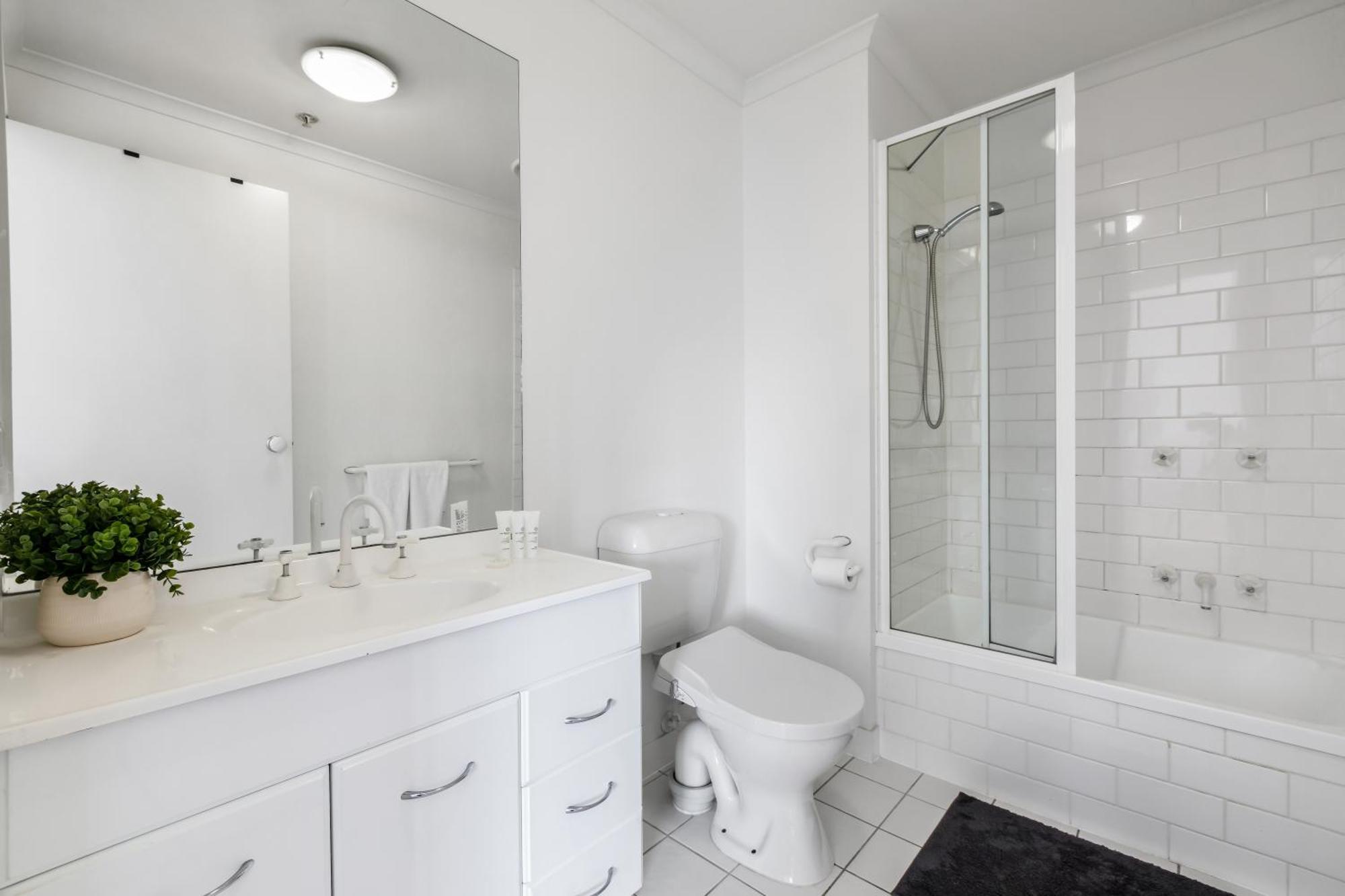 Apartment Modern Nomads Stunning & River View 3br With Carpark