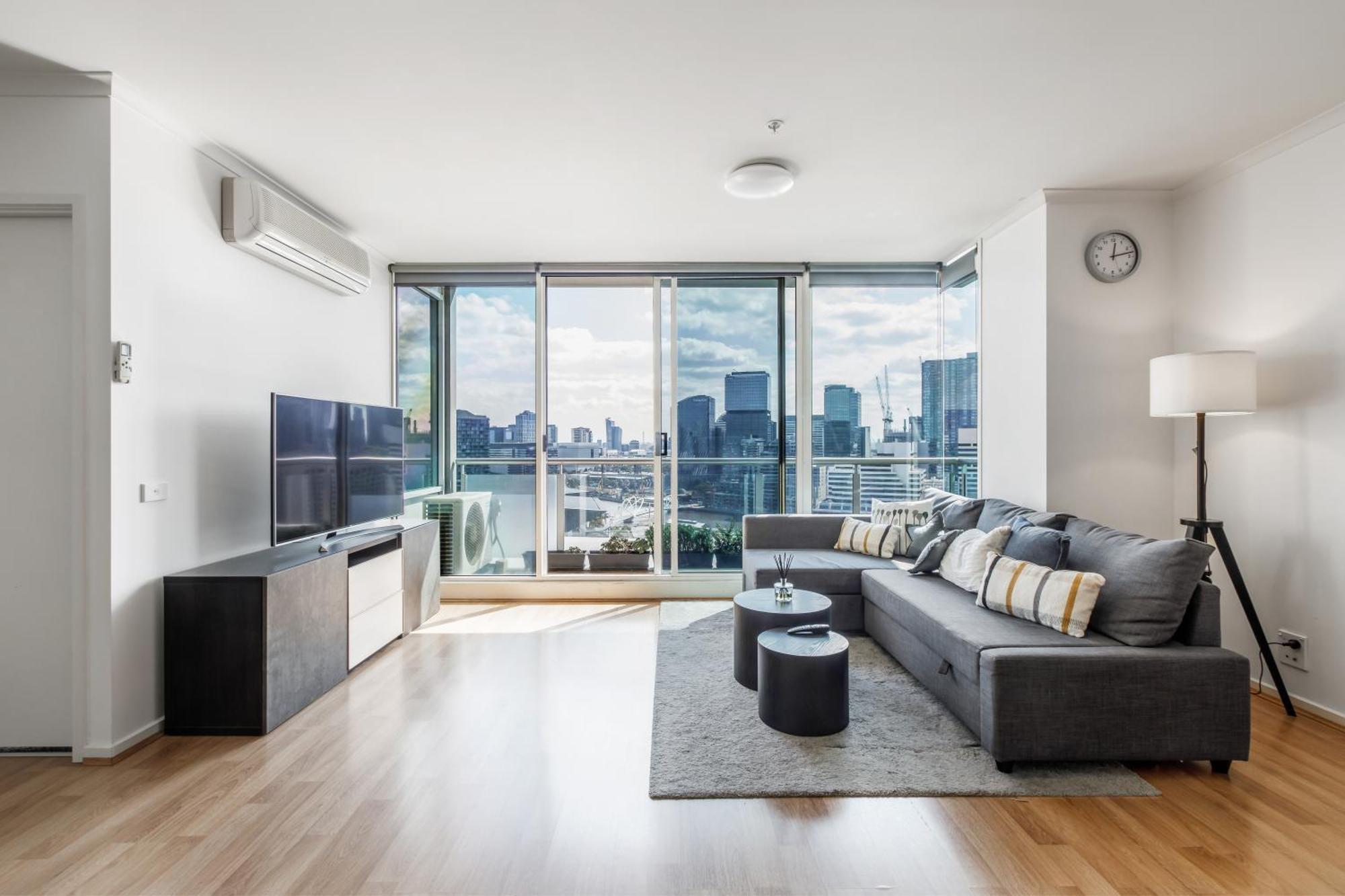 Modern Nomads Stunning & River View 3br With Carpark Apartment Melbourne