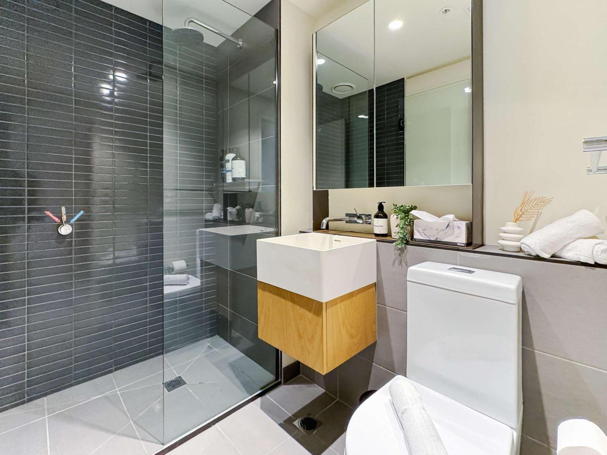 Luxe 2br Retreat Pool Gym & Parking South Yarra Apartment *