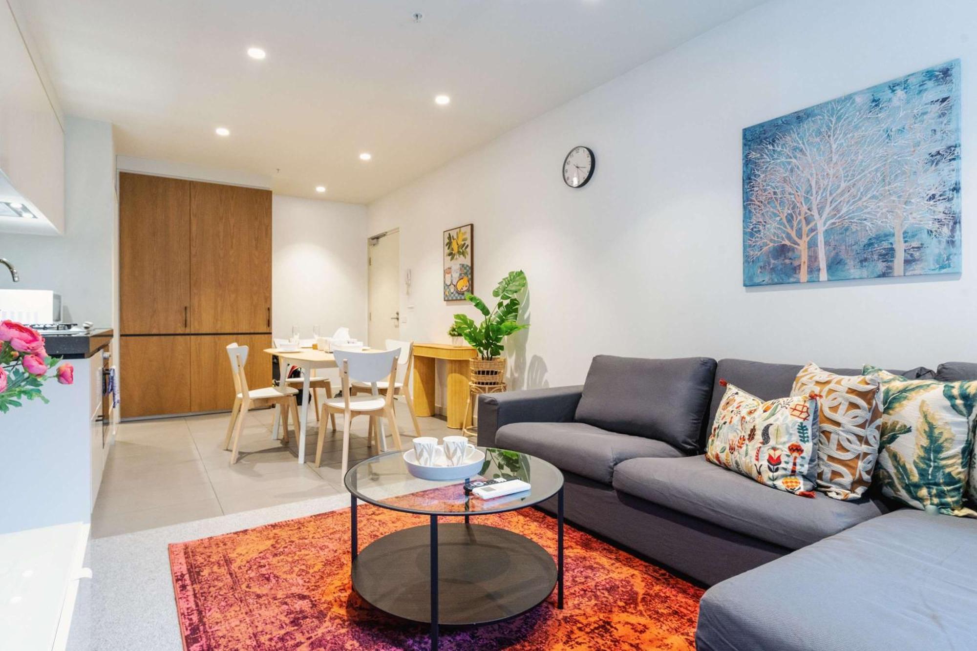 Luxe 2br Retreat Pool Gym & Parking South Yarra