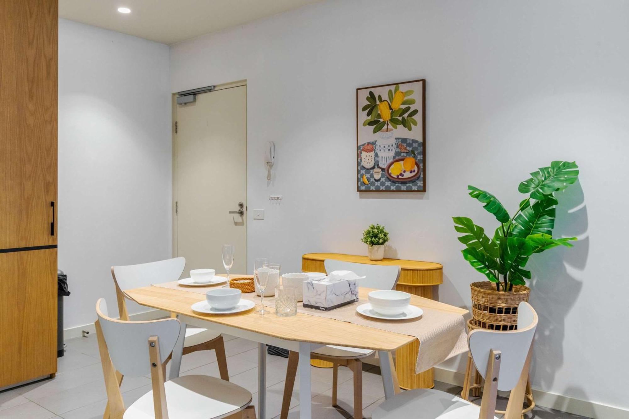 Apartment Luxe 2br Retreat Pool Gym & Parking South Yarra