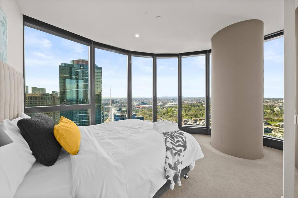 Australia108 High Level 2 Bedrooms With Parking